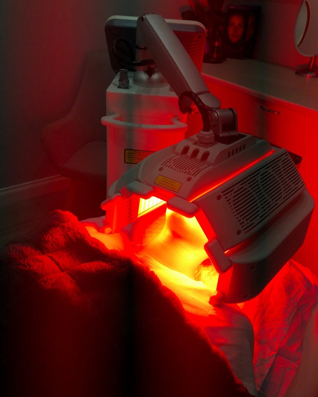 The Best Led Light Therapy Machines: Illuminate Your Skin